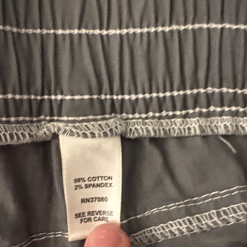 NWT-Gray Cargo Capri Pants - Picture 9 of 9